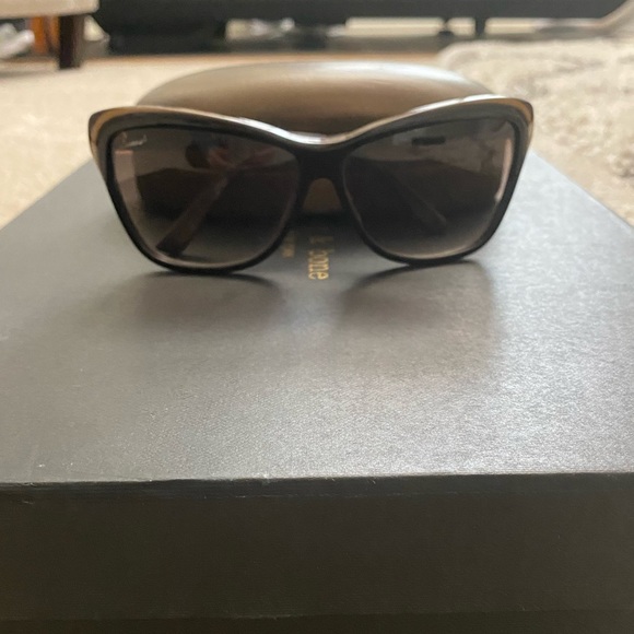 Gucci Sunglasses!!